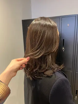セミロング 銀座REFINED Ayanoのヘアスタイル