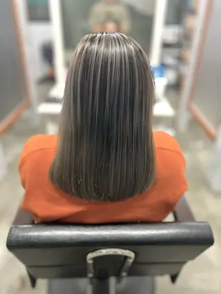 ミディアム カラー Style Tのヘアスタイル