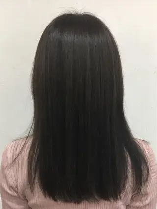 セミロング カラー GLAD 萩原のヘアスタイル