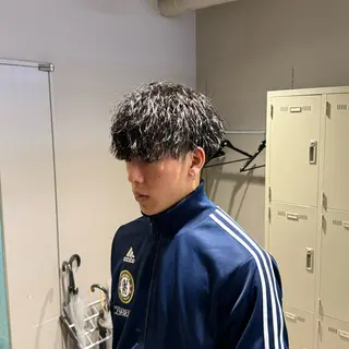 ショート パーマ ヘアアレンジ メンズ 顔まわりカット の達人のヘアスタイル