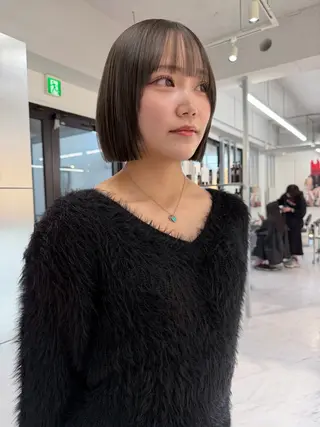 ショート カラー TATSUブリーチ/ ミルクティーベージュのヘアスタイル