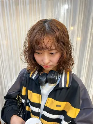 ミディアム パーマ Masaki ブリーチカラーのヘアスタイル