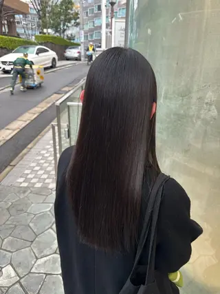 セミロング カラー Wisteria所属・美髪特化✨ 伊織✨縮毛矯正✨のヘアスタイル