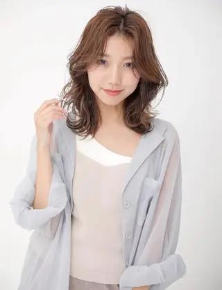 ミディアム 西原 みさきのヘアスタイル