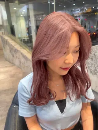 セミロング カラー ハイトーンカラー が絶対可愛い✨泰聖✨のヘアスタイル