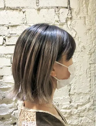 ショート カラー レイヤー/韓国 ハイトーン興津史弥のヘアスタイル