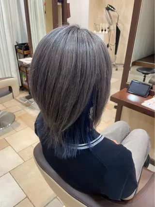 ミディアム カラー 梅樹 彩香のヘアスタイル