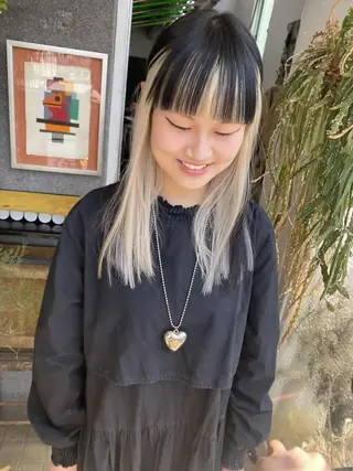 セミロング カラー qiie リタッチ 黒染め　ワンカラーのヘアスタイル