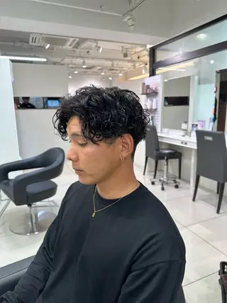 ショート パーマ メンズ フェザーパーマ職人 🪶ryosukeのヘアスタイル