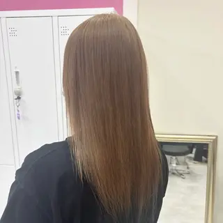 カラー 伊藤 綾のヘアスタイル