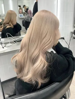 セミロング 縮毛👱🏽‍♀️ 🎀海外ハイライトのヘアスタイル