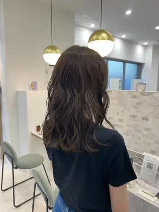 カラー Nigella所属・柴田 規后のヘアスタイル