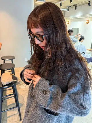 ロング パーマ ere 代々木公園所属・みほ/ニュアンス/ モード/艶カラーのヘアスタイル