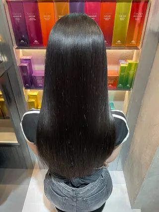 セミロング 半個室サロンyoures hair 髪質改善トリートメント東新宿店所属・榊原竜弥 髪質改善/美髪作りのヘアスタイル