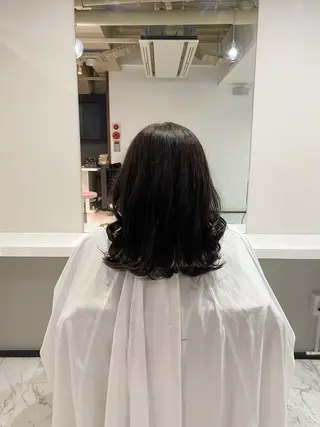 カラー ハナダ メイのヘアスタイル
