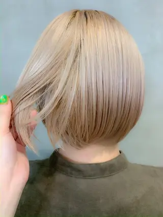 ショート カラー ヘアアレンジ ミニボブ/ブリーチ 🌈MISATOのヘアスタイル