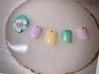 ショート ネイル Jewels nail lily 白楽所属・ネイルサロン Jewels Mのネイルデザイン