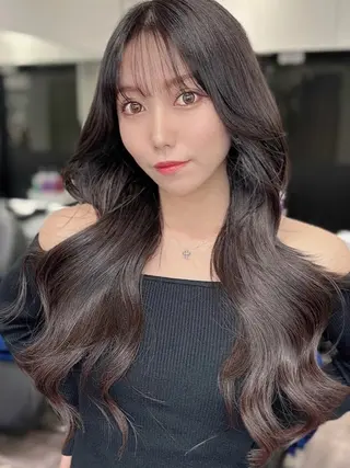 ロング ヘアサロンelyts 表参道店のヘアスタイル