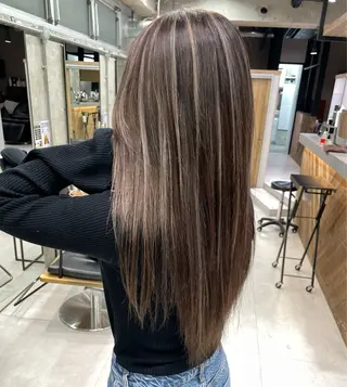 ロング 🫧ハイライトカラー 🫧 𝓜𝓘𝓤のヘアスタイル