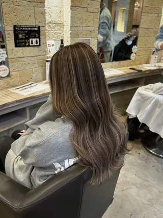 ロング 箕浦 稜真のヘアスタイル