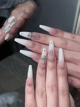 ネイル NES NAIL所属・さゆり￤推しキャラ ￤ロングネイル🩷のネイルデザイン