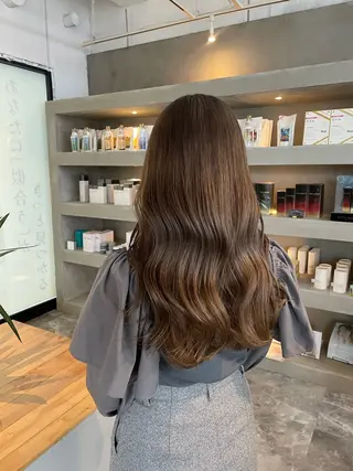 カラー ハイトーンカラー🩵 指名多数💗横山聖奈のヘアスタイル