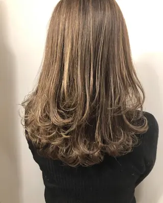 ミディアム カラー 岡田 拓也のヘアスタイル