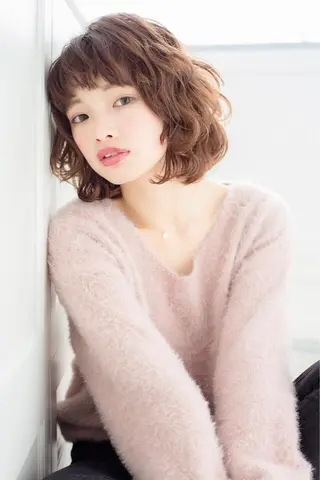 ショート パーマ 朝比奈 志保のヘアスタイル