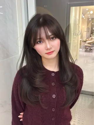 ロング 臼杵 晴のヘアスタイル