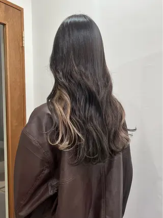 ロング カラー 切りっぱなしボブ/ ブリーチカラー/大塚のヘアスタイル