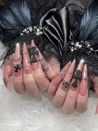 ネイル 24時間営業 UNABOMBAのネイルデザイン