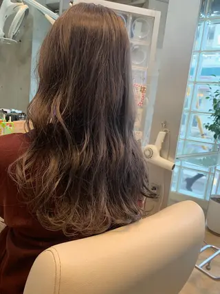 ロング MIA 菅原のヘアスタイル