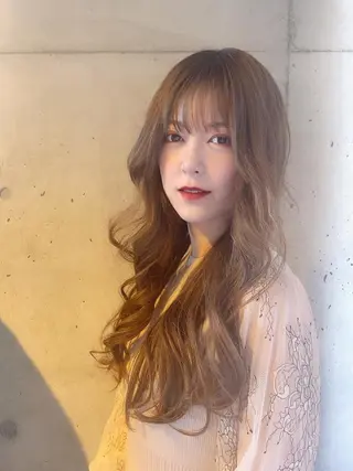 ロング カラー ブリーチカラー特化 碇　英朗のヘアスタイル