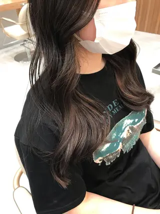 ロング カラー 木野田 萌のヘアスタイル