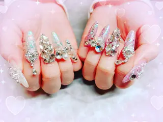 ネイル Piacere所属・Piacere 絵美のネイルデザイン