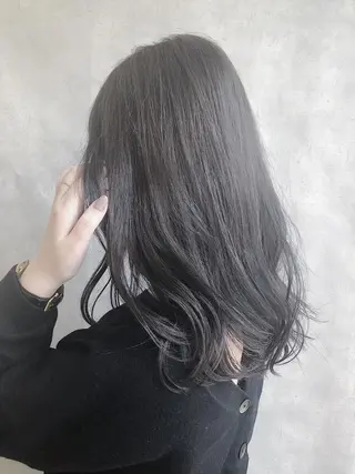 セミロング カラー MOU namba ムウナンバのヘアスタイル