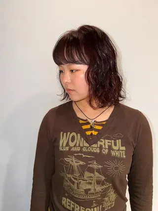 ミディアム パーマ 塩澤 榛奈のヘアスタイル