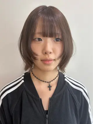 ミディアム カラー RIN／韓国ヘア レイヤーカットのヘアスタイル