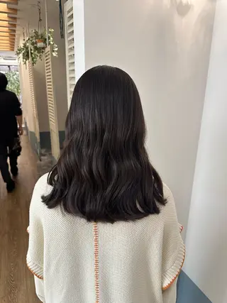 ロング カラー 安丸 結夏のヘアスタイル