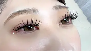 マツエク・マツパ FLY NAIL&Eyelash Salon 梅田店所属・YUKI FUKUMARUのマツエク・マツパデザイン