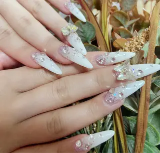 ネイル &ME ネイルサロンのネイルデザイン