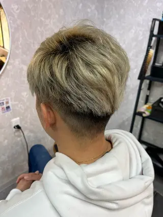 ショート 池田 真衣のヘアスタイル