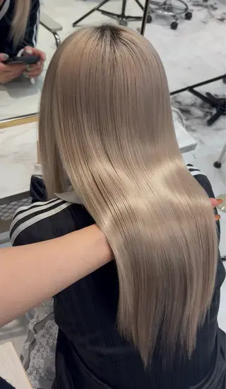 ロング カラー HARUKA🖤 ハイトーンのヘアスタイル