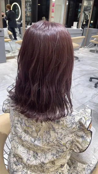 ミディアム Lond jeloud （ロンドジュルード）所属・にちか/暖色カラー /透明感カラーのヘアスタイル