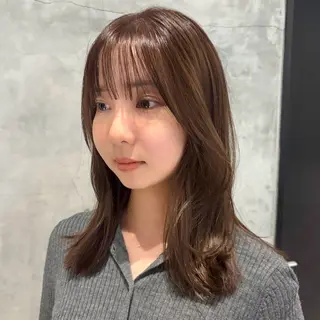 ミディアム カラー 顔まわり🥨レイヤー /透明感/まいなのヘアスタイル