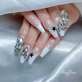 ネイル RAFFINE 月🦋🩵のネイルデザイン