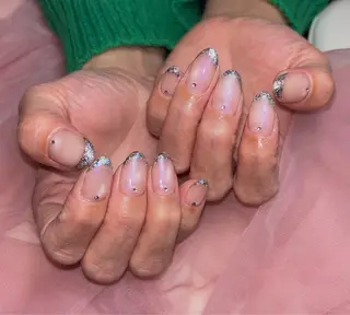 ネイル 𝐁𝐞𝐥𝐥 𝐦𝐞のネイルデザイン