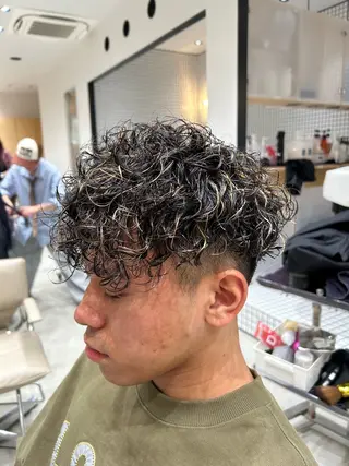 パーマ メンズ 🐲ツイスパ🐲 フェード/龍のヘアスタイル