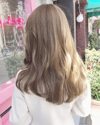 ロング カラー Lolonois梅田 スタッフのヘアスタイル