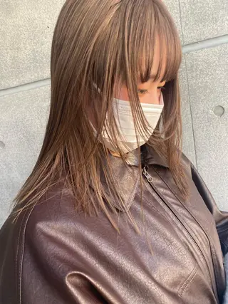 セミロング カラー Yahiko ハイトーンのヘアスタイル